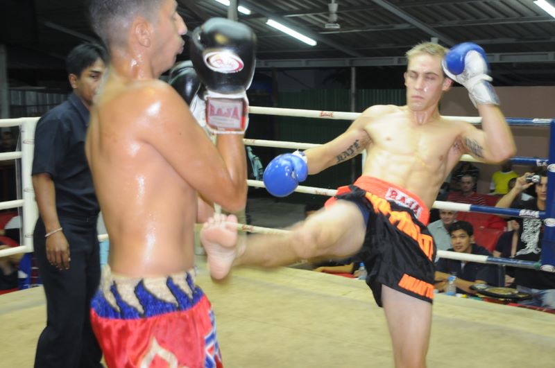 MUAY THAI T-SHIRTS BOXING TRAINING MEN MMA SHIRT UFC KICKBOXING BANG BUAKAW FBT 