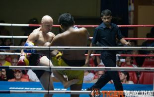 Corey Pearce fights at Patong Sainamyen Road stadium in Phuket, Thailand, Monday, Aug. 12, 2013. (Photo by Mitch Viquez Â©2013)