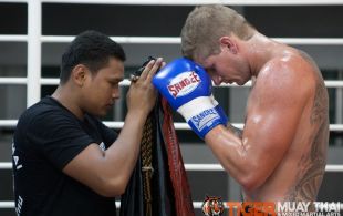 Shaun Bellehambers fights at Bangla Stadium in Phuket, Thailand, Wednesday, May. 15, 2013. (Photo by Mitch Viquez Â©2013)